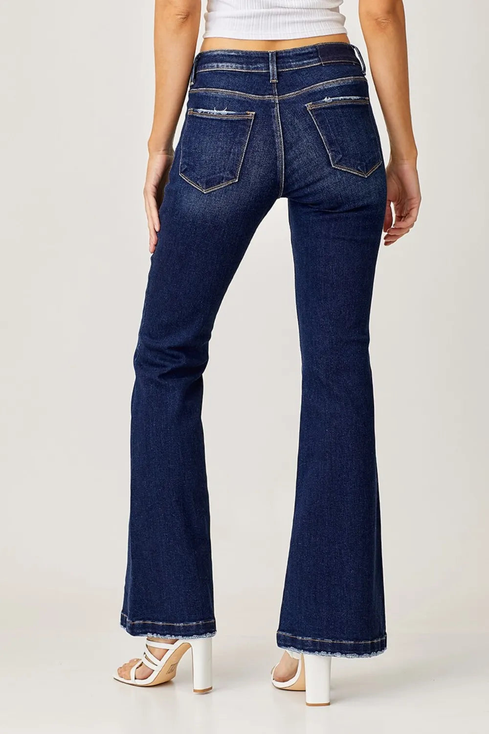 Retro flared spijkerbroek met donkere wassing en lage taille